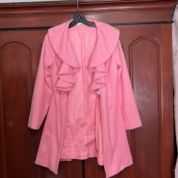 OZGZ Barbie Pink  Stylish Deep V Neck  Ruffle Flower Button Closure Size Large - Picture 5 of 9